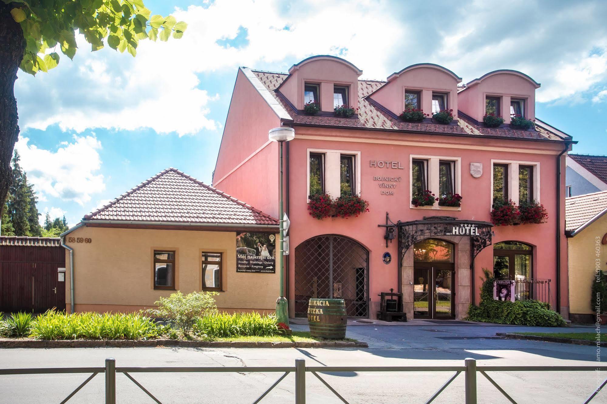 Hotel Bojnicky Vinny Dom Бойнице Экстерьер фото